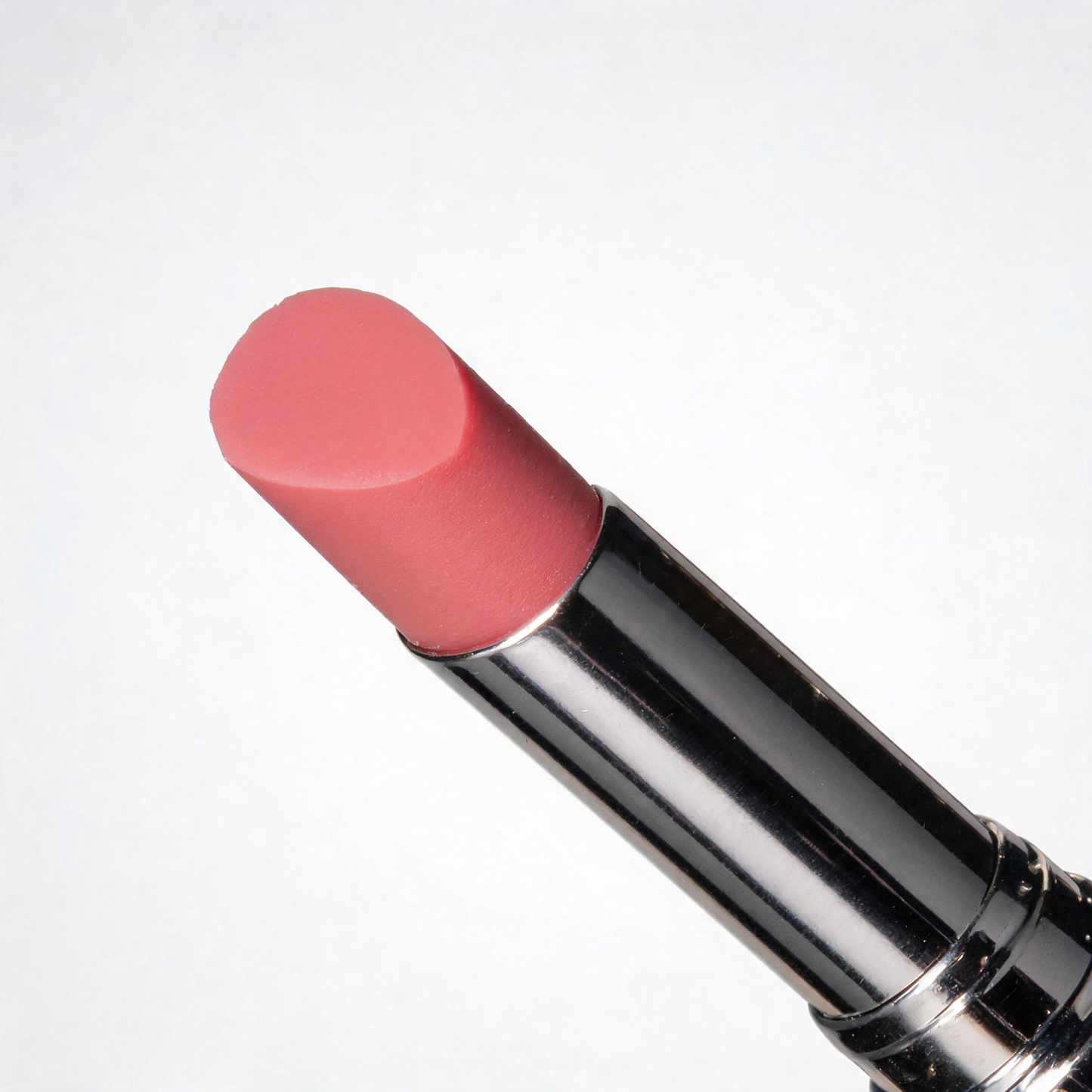 Divine Shine Lip Glaze – Glossy Color, Silky Comfort &amp; Effortless Beauty